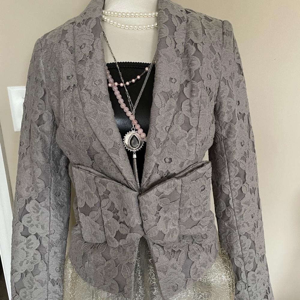 H&M LACE BLAZER W/BOW